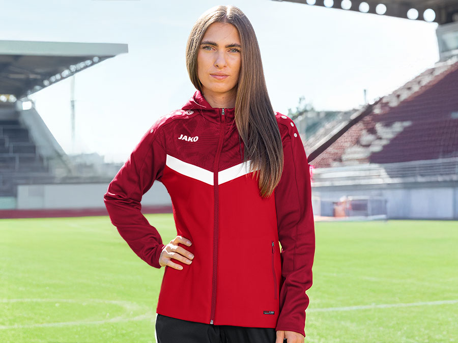 Frauen in Trainingshosen von JAKO beim Joggen