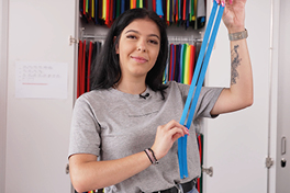 Mitarbeiterin im Produktbereich bei JAKO
