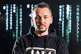 Mitarbeiter im digitalen Bereich bei JAKO