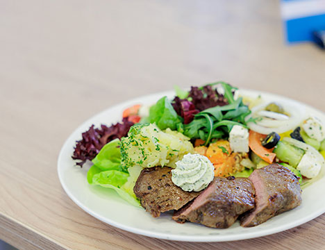 Kostenfreies Mittagessen im Club89 bei JAKO